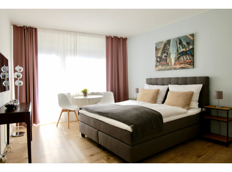 Quiet apartment with balcony at Barbarossaplatz - For Rent