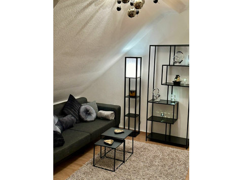 Stylish Modern 2-Bedroom Apartment in Cologne-Junkersdorf -… - Te Huur