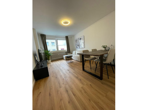Stylish and light-flooded flat in the heart of Cologne's… - Annan üürile