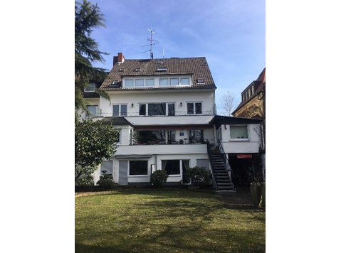Sunny 3-room flat with balcony in Cologne-Braunsfeld - À louer