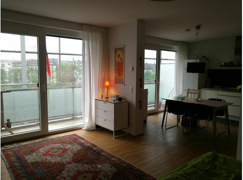 Sunny, central & cosy apartment in Cologne - Aluguel