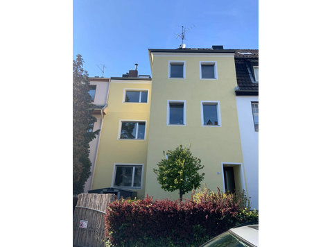 Schöne 2-Zimmer- Wohnung in zentraler Lage von Köln - Zu Vermieten