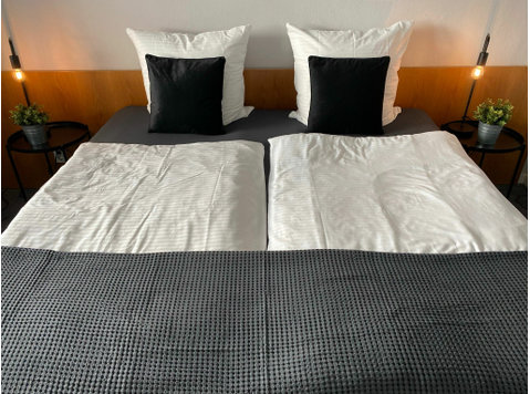 Wonderful,  spacious 2 room apartment (Cologne), including… - For Rent