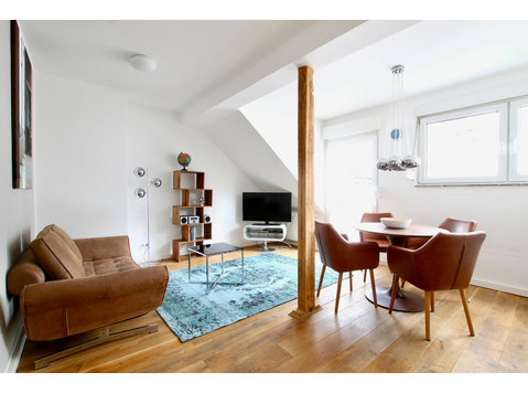 elegantly and modernly furbished apartment at Friesenplatz - For Rent