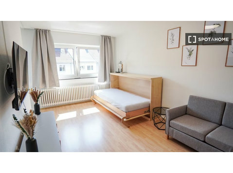 Pantaleons-Viertel, Köln'de kiralık 1 yatak odalı daire - Apartman Daireleri
