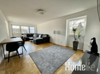 Light-flooded and freshly renovated 3-room apartment in the… - Apartamente