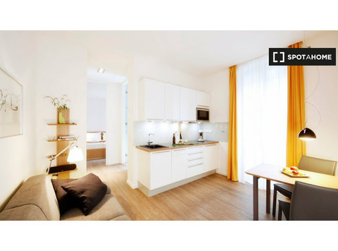 Muito moderno apartamento de 1 quarto para alugar em Colônia - Apartamentos