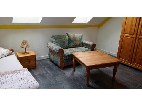 Beautiful, fully furnished room in a new shared apartment… - Disewakan