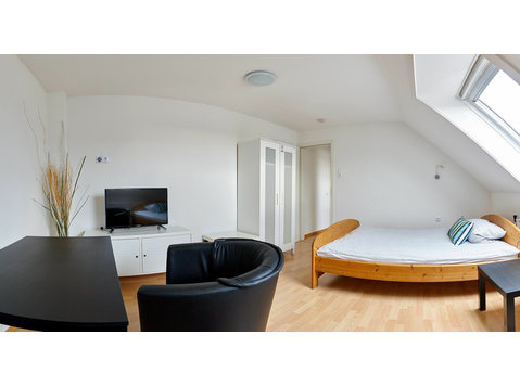 Beautiful top floor apartment in a very good residential… - Til leje