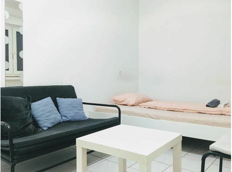 Cozy room in a student flatshare - Izīrē