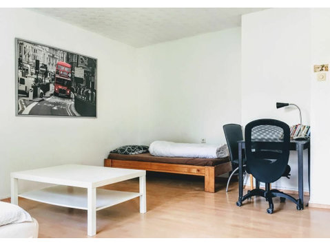 Cozy room in a student flatshare - For Rent