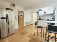 Cozy room in a student flatshare - 出租