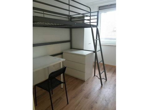 Light furnished room in a WG - For Rent