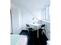 Light furnished room in a WG - À louer
