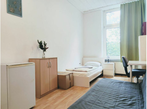 Light furnished room in a WG - 空室あり