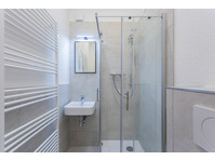 Modern, Fully Furnished One-Room Apartment with Home Office… - Cho thuê