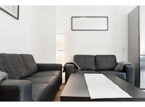 Nice and cute 3-room apartment in Dortmund-City for 1-4… - השכרה