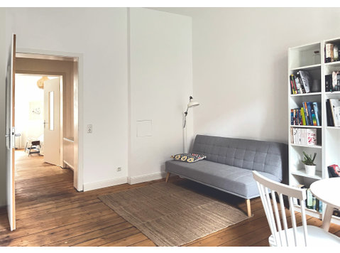 Nice, bright suite located in Dortmund Kreuzviertel,… - K pronájmu