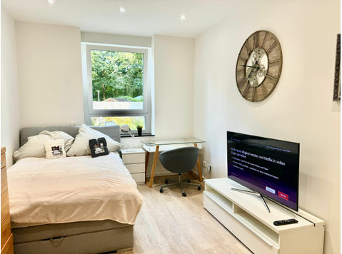 Spacious flat conveniently located, Dortmund - For Rent