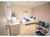 TRUTH: Suite in Dortmund - Smart TV - Kitchen - Internet -… - For Rent