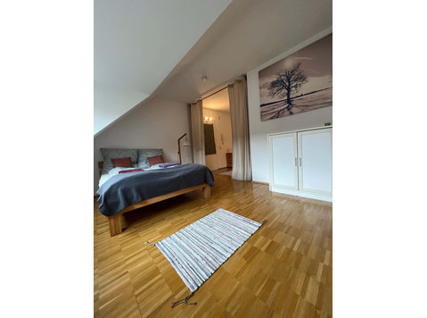 Apartment in Meißener Straße - דירות