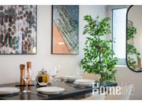 Design Suite "L" downtown | Netflix | Kitchen - آپارتمان ها