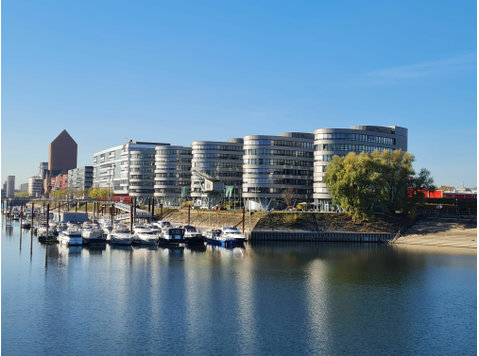 Apartment in the center of Duisburg near the main train… - Disewakan