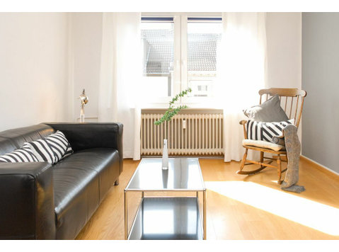 Cozy, bright suite in Duisburg- Dellviertel - Til Leie