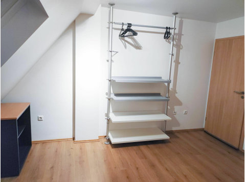 Large bright 4 room maisonette apartment - Aluguel