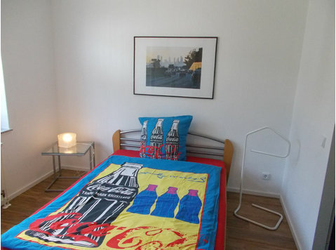 Modern, high-quality furnished 2-room apartment on the… - Te Huur