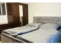 Newly Renovated & Modern: Fully Furnished 3-Bedroom… - Til leje
