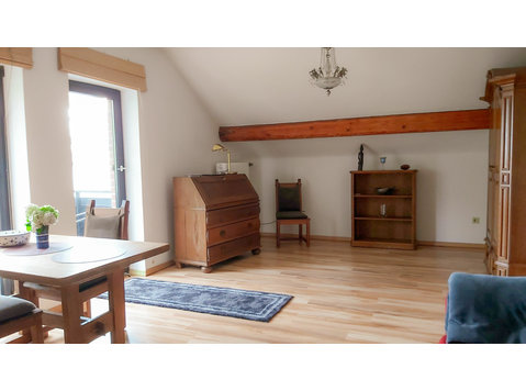 2 room flat in perfect location: quiet, green and close to… - À louer