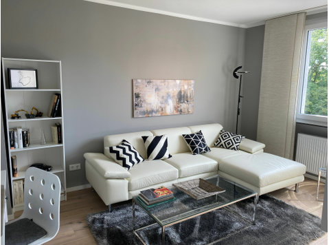 All new: refurbished, modern furnished, bright 3-room flat… - Cho thuê