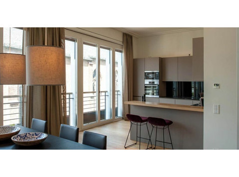 Wunderschöne und luxuriöse drei-zimmer-Wohnung in einer… - Zu Vermieten
