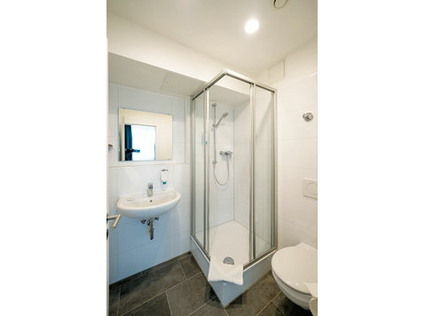 Beautiful and spacious 1 bedroom apartment located central… - Cho thuê