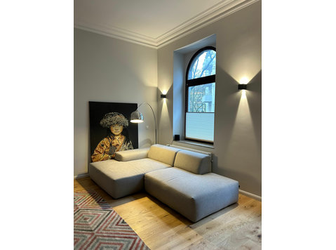 Beautiful , quiet apartment, with own garden in best &… - For Rent