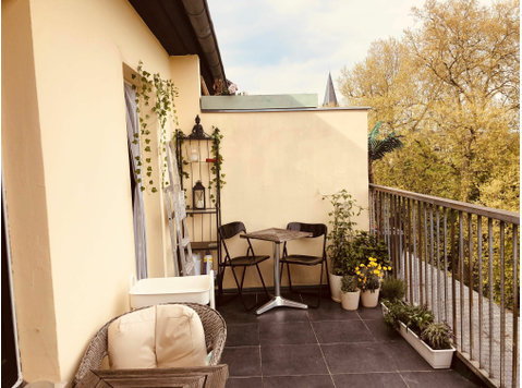 Beautiful, quiet apartment with terrace in central Unterbilk - Til leje