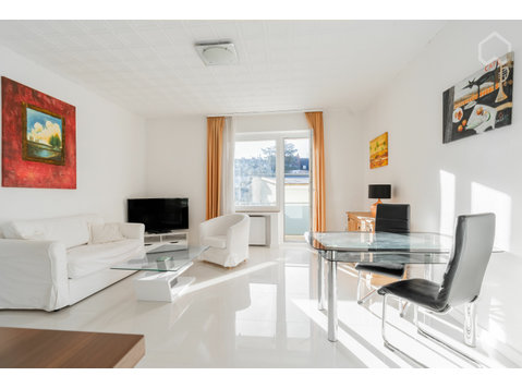 Helles, top ausgestattetes 2-Zimmer Apartment in Düsseldorf - Zu Vermieten