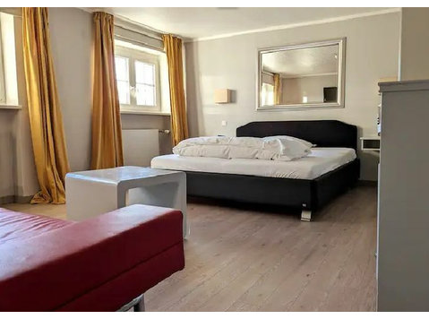Stilvolles, ruhiges Studio in Düsseldorf - Zu Vermieten
