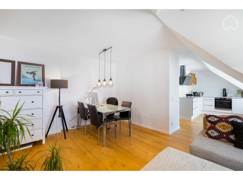 City center: Stylishly furnished 2-room city apartment,… - De inchiriat