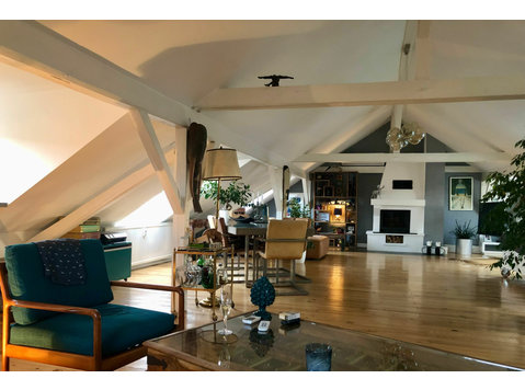 Exklusives Loft-Apartment auf zwei Etagen im Herzen von Bilk - Disewakan