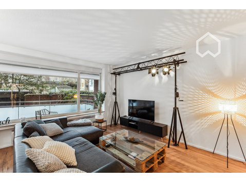Fantastic furnished 3 Room Apartment in Düsseldorf NEW - 	
Uthyres
