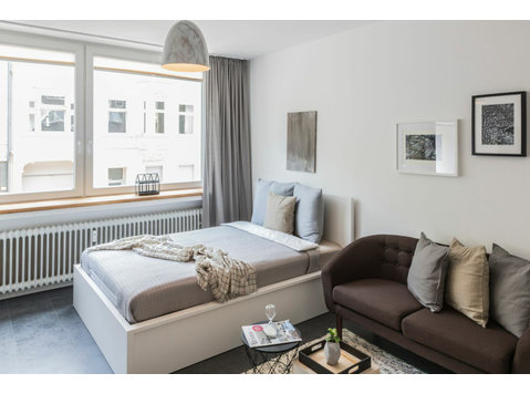 Fashionable, charming flat in Düsseldorf - For Rent