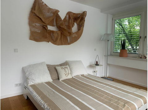 Gorgeous and spacious suite in Düsseldorf - Alquiler