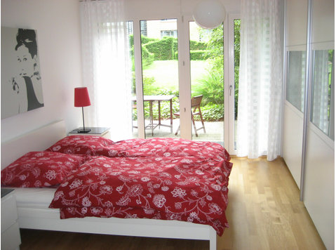 Gorgeous furnished flat in Düsseldorf Media Harbour Park;… - For Rent