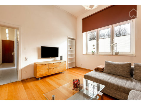 Möblierte 2-Zimmer Altbauwohnung in Derendorf - Zu Vermieten