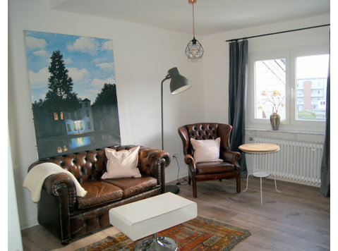 Schöne 2 Zimmer Wohnung in ruhiger Gegend in Bilk Düsseldorf - Zu Vermieten