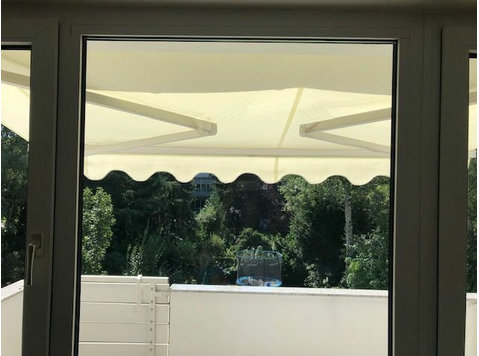 Lichtdurchflutete 2,5 Zi Wohnung mit hochwertiger neuer… - For Rent
