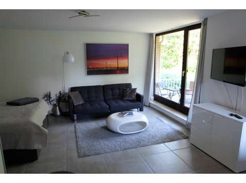 Modern & cozy apartment with balcony in Düsseldorf - WIFI… - For Rent