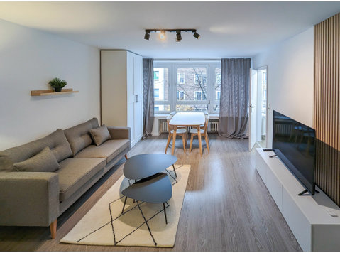 Modern, upscale designer apartment in Düsseldorf - الإيجار